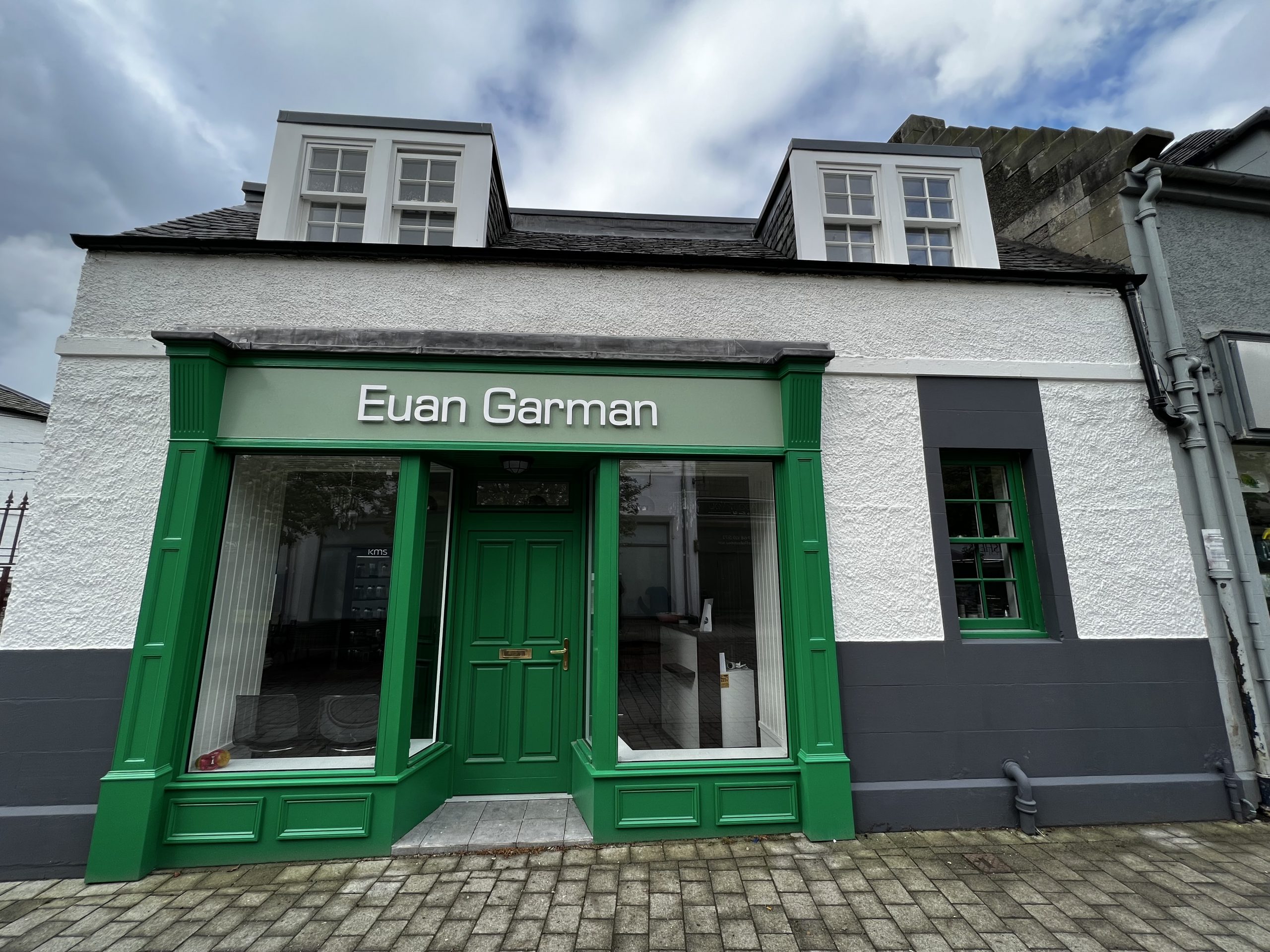 Sash & Case Euan Garman